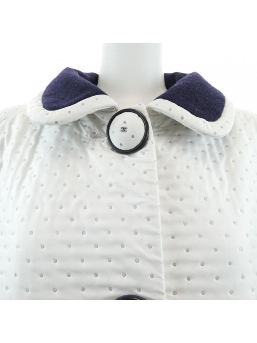 Chanel Jacket White - Picture 5 of 6
